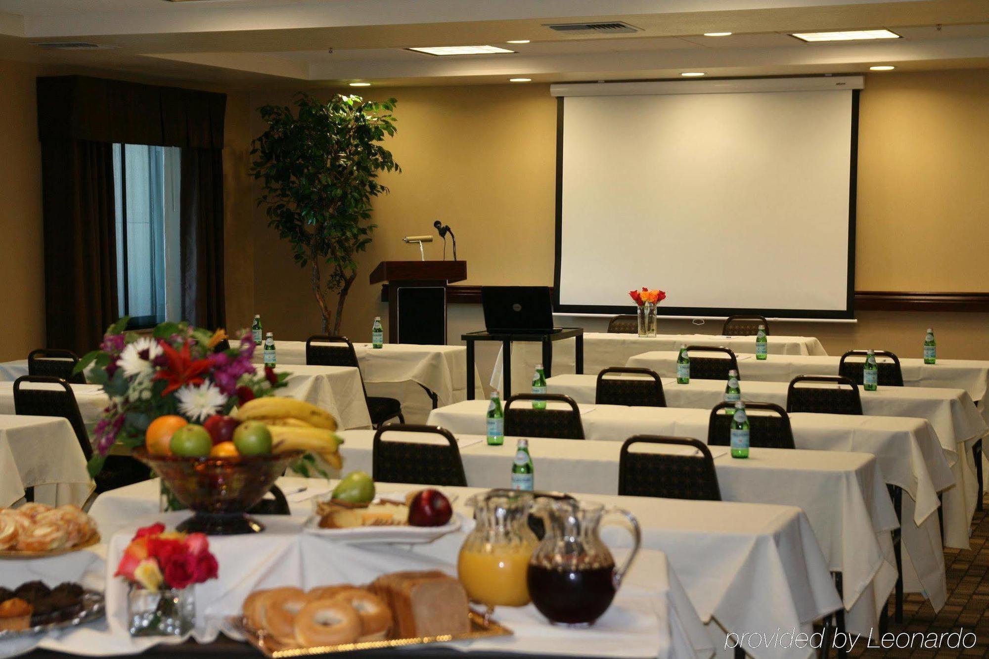 Hampton Inn & Suites Oakland Airport-Alameda Facilidades foto