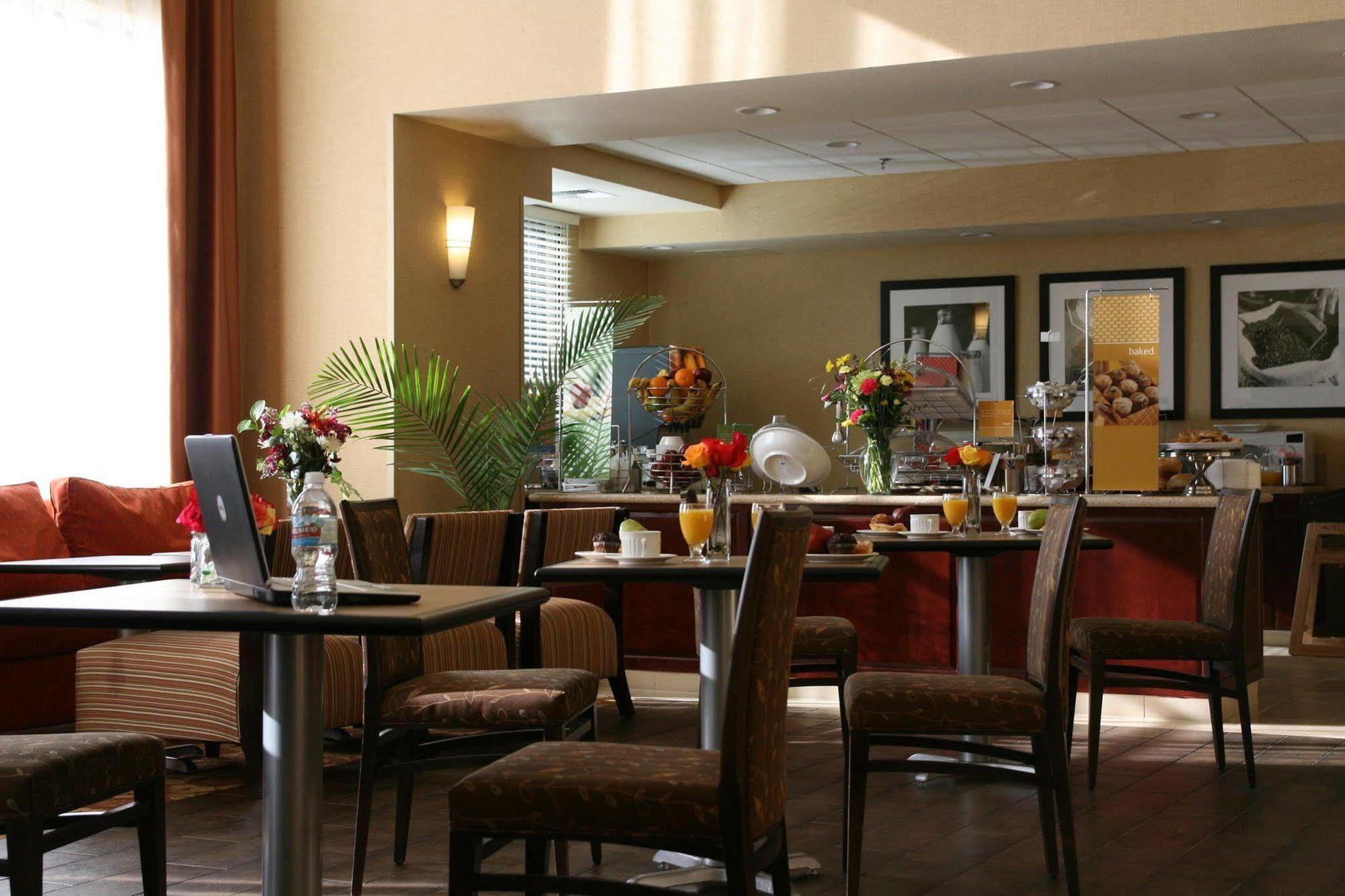 Hampton Inn & Suites Oakland Airport-Alameda Restaurante foto